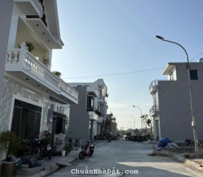 NGỘP! Xả lô đất 50m2 tại Bình Tân chỉ với giá 1tỷ4 đã có thể sở hữu, hẻm 5m, có sổ hồng tươi. NGỘP! Xả lô đất 50m2 tại Bình Tân chỉ với giá 1tỷ4 đã có thể sở hữu, hẻm 5m, có sổ hồng tươi.