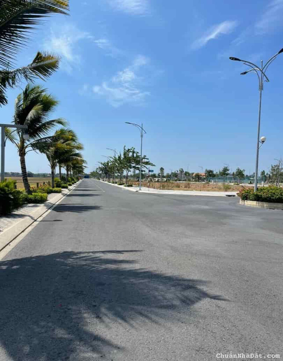 KHỦNG! CHỈ CÓ MỘT, bán lô đất 60m2 đường Phan Xích Long,Phú Nhuận, chỉ với giá 1tỷ550, đã có sổ. 