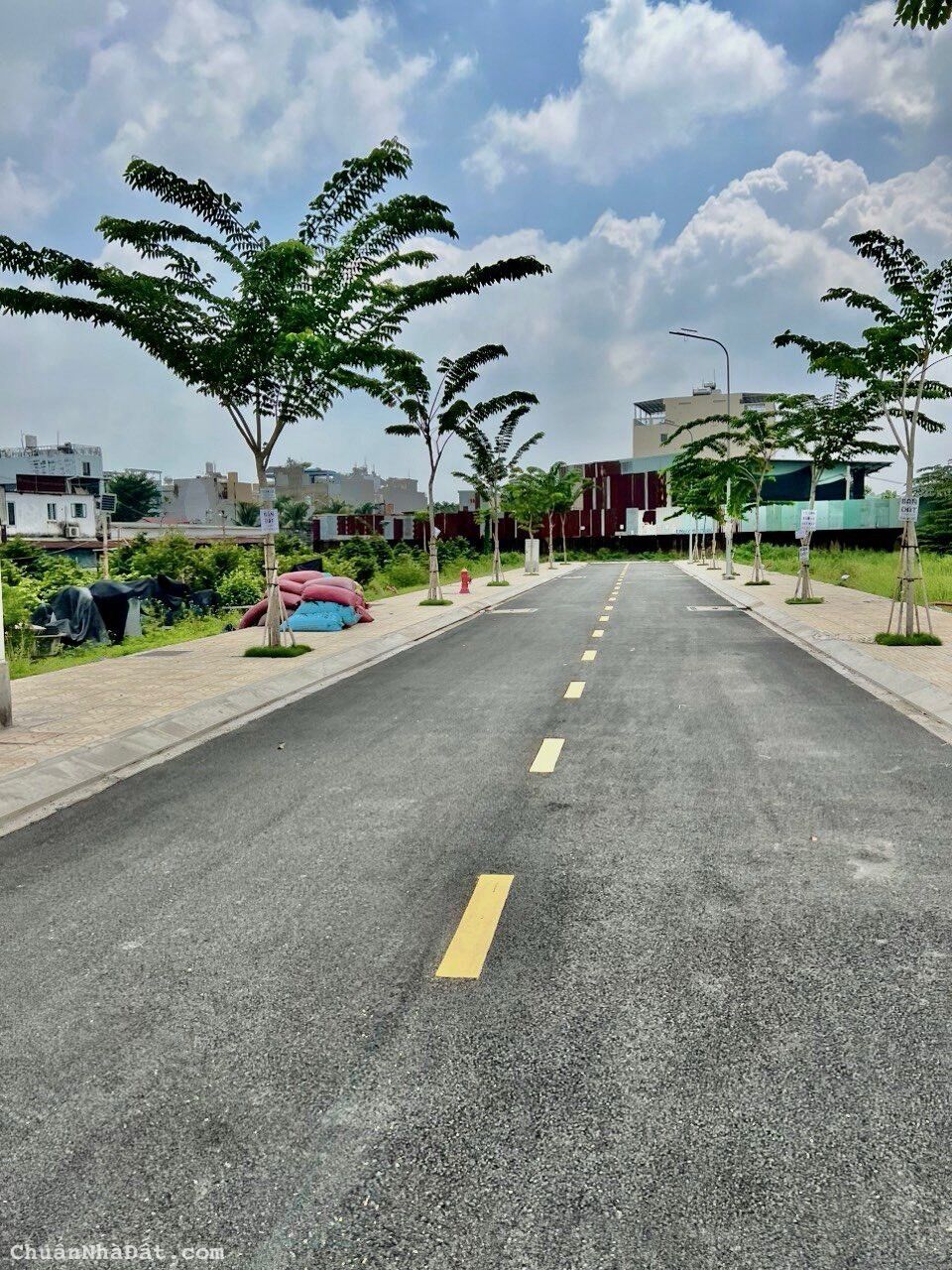 Bán đất chính chủ 70m2, đường Vườn Lài, Q12 chỉ với giá 1tỷ750.Gần chung cư First Home Thạnh Lộc.