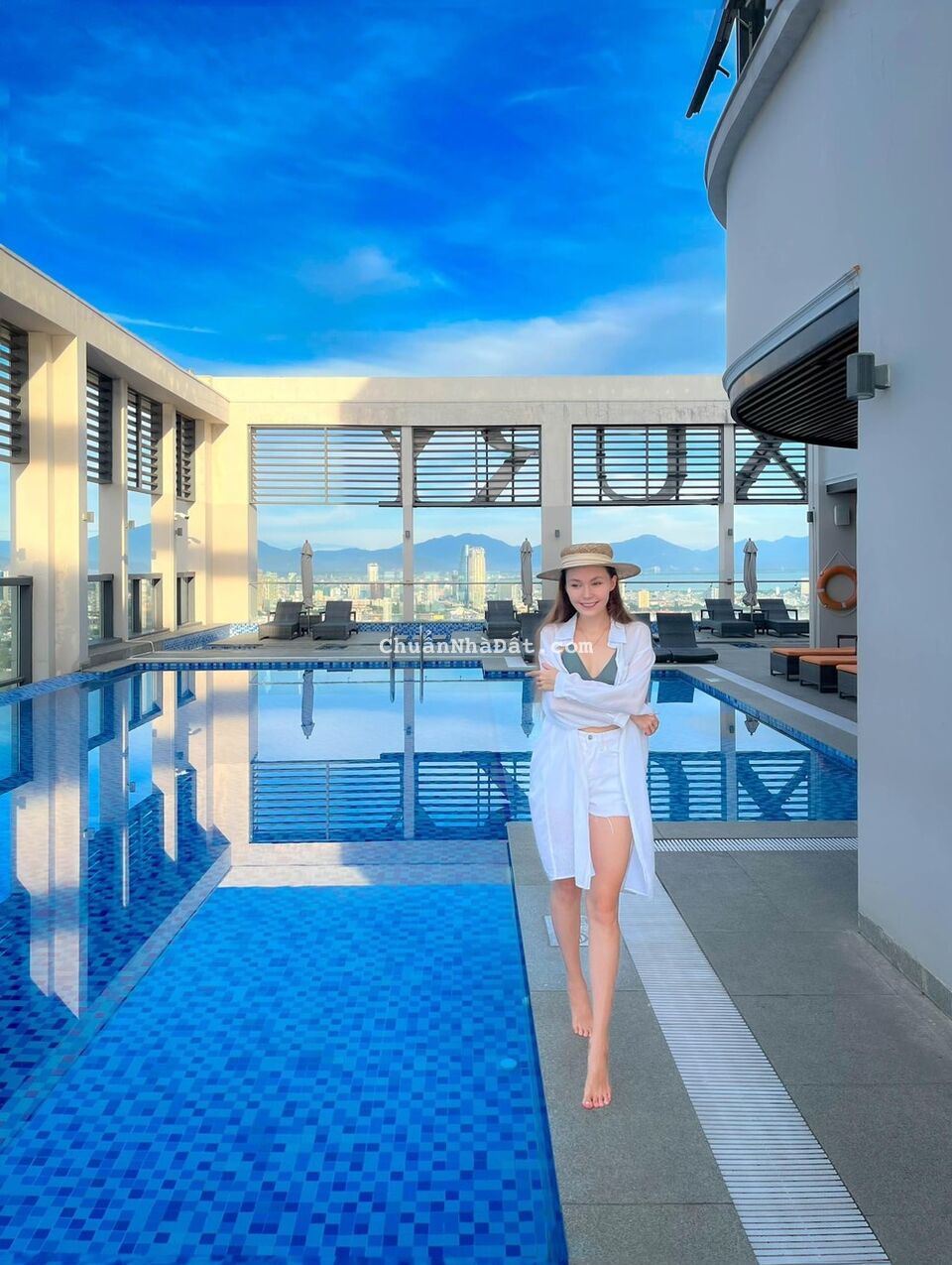 CC cần bán gấp căn hộ 2PN full nội thất, tầng cao, view biển Mỹ Khê, giá chỉ từ 4tỷxxx