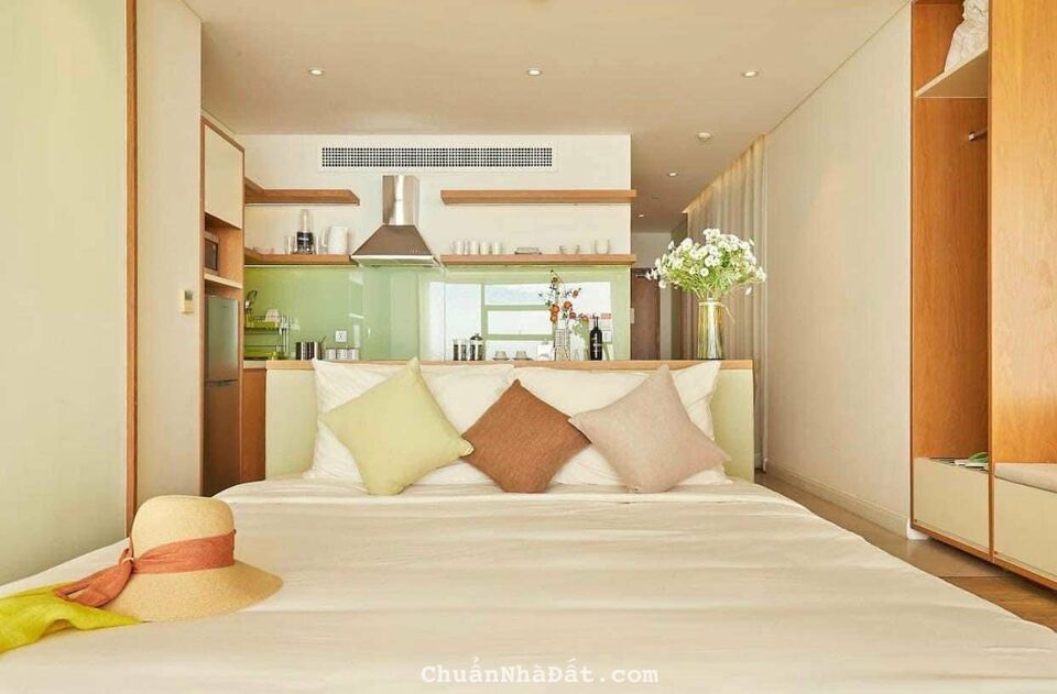 Còn duy nhất 1 căn góc 2PN full nội thất, view trực diện biển Mỹ Khê, sổ hồng sẵn