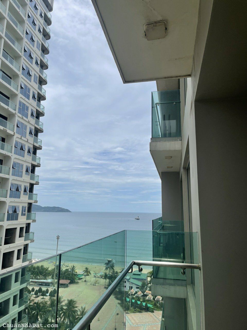 Sập hầm gần 1 tỷ - CC cần bán gấp 1 căn 2PN 65m2 À La Carte, sổ hồng lâu dài, view trực diện biển