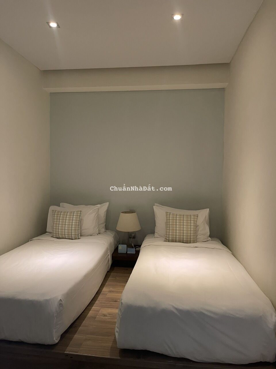 CC đi nước ngoài cần bán gấp 1 căn 2PN 66.4m2 À La Carte, sổ hồng lâu dài, khai thác cho thuê 15tr/