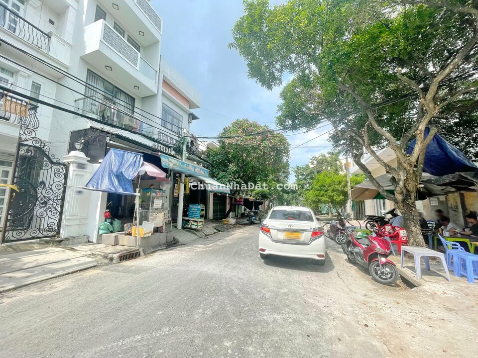 CHỦ XUẤT CẦN BÁN NHÀ ĐỂ XUẤT CẢNH NHÀ MẶT TIỀN ĐƯỜNG SỐ TÂN QUY Q7