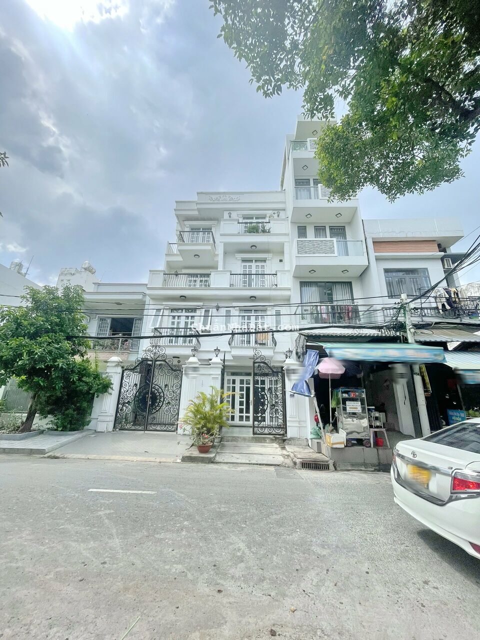 CHỦ XUẤT CẦN BÁN NHÀ ĐỂ XUẤT CẢNH NHÀ MẶT TIỀN ĐƯỜNG SỐ TÂN QUY Q7