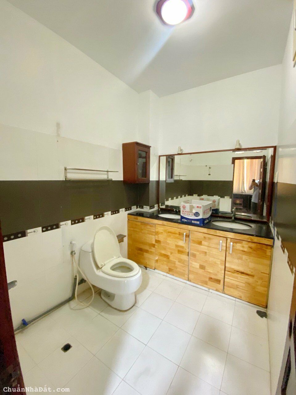 CẦN CHO THUÊ NAHF NGUYÊN CĂN  MẶT TIỀN ĐƯỜNG SỐ Q7 