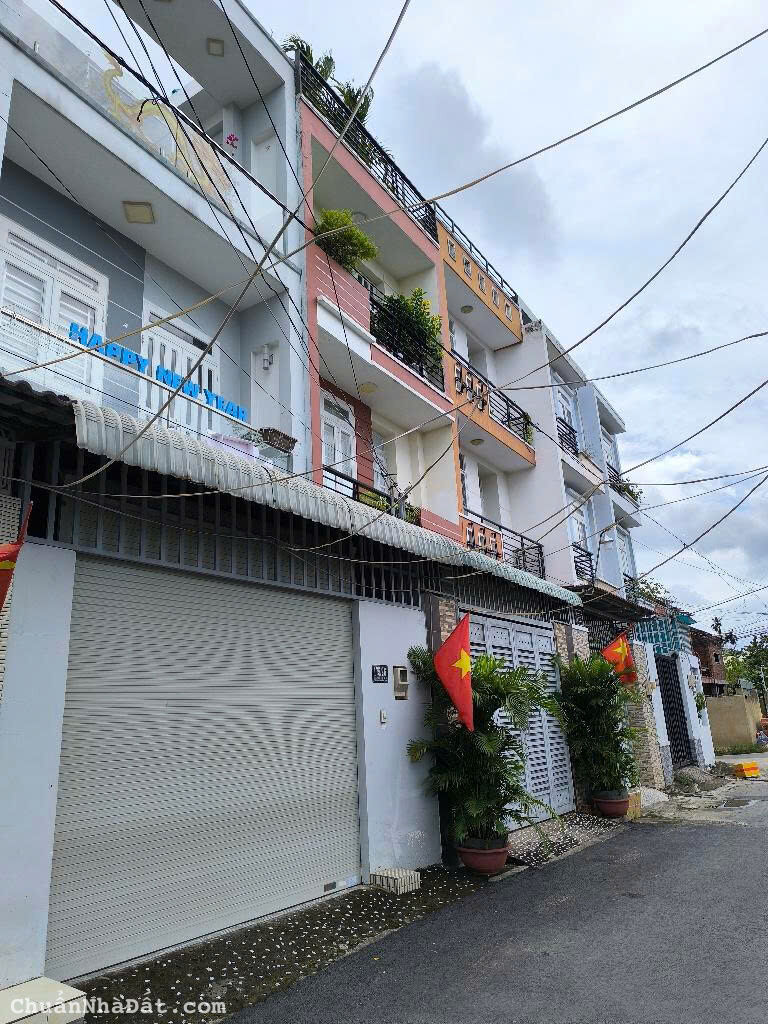 Nhà Đẹp 4 Tầng 60m2 Đình Phong Phú -Ngang 4.5m -Hẻm Xe Hơi -Nội Thất VIP - Giá 6Tỷ