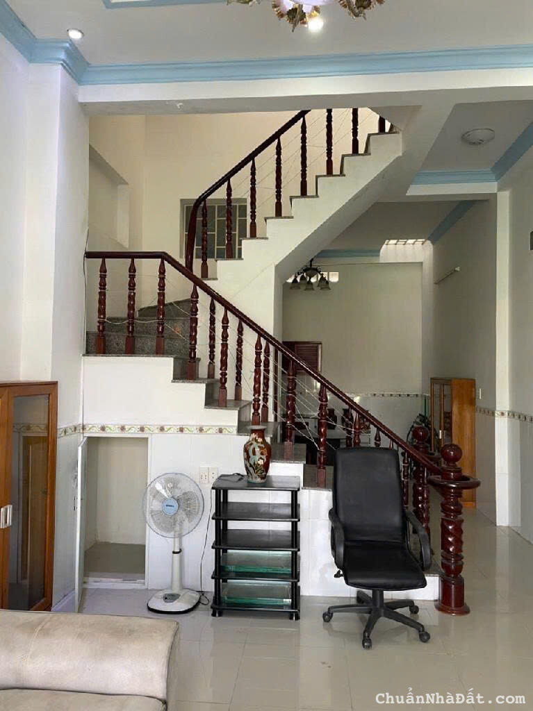 Nhà Đẹp 4 Tầng 60m2 Đình Phong Phú -Ngang 4.5m -Hẻm Xe Hơi -Nội Thất VIP - Giá 6Tỷ