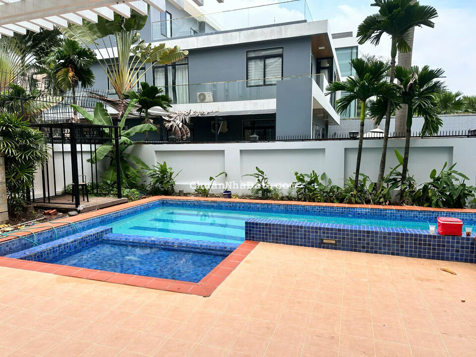 Cho thuê Biệt thự Hồ bơi sân vườn Khu Compound Thảo Điền, Quận 2, 630m2, 3 tầng giá 5$