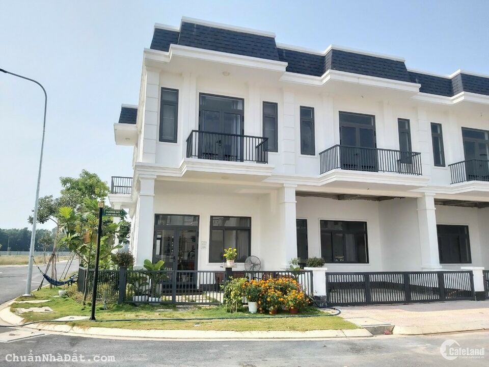 Bán nhà 1 trệt 1 lầu có sẵn nội thất gần chợ Tân Hiệp