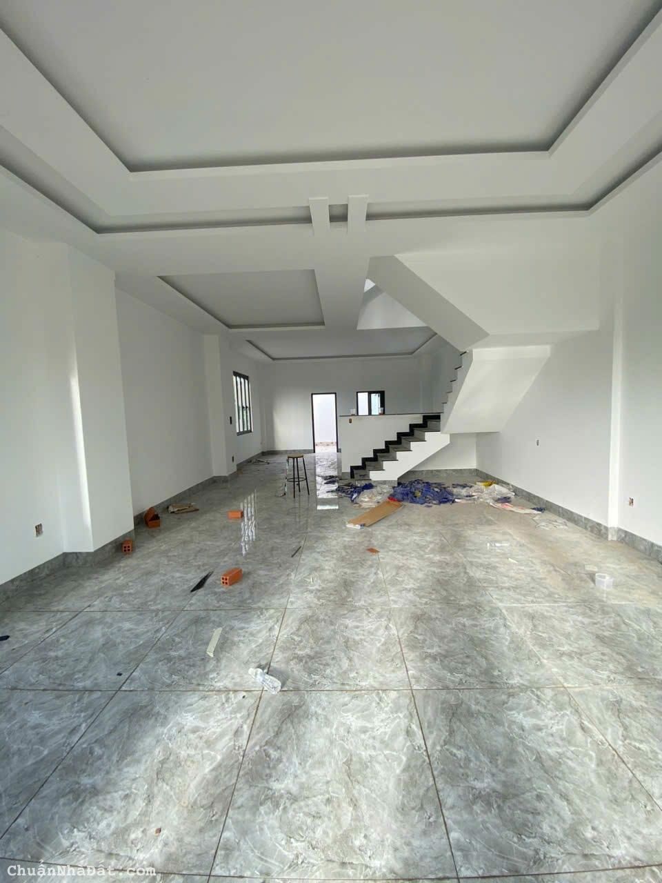 Bán nhà 1 trệt 1 lầu gần thị trấn Tân Hiệp 183m2