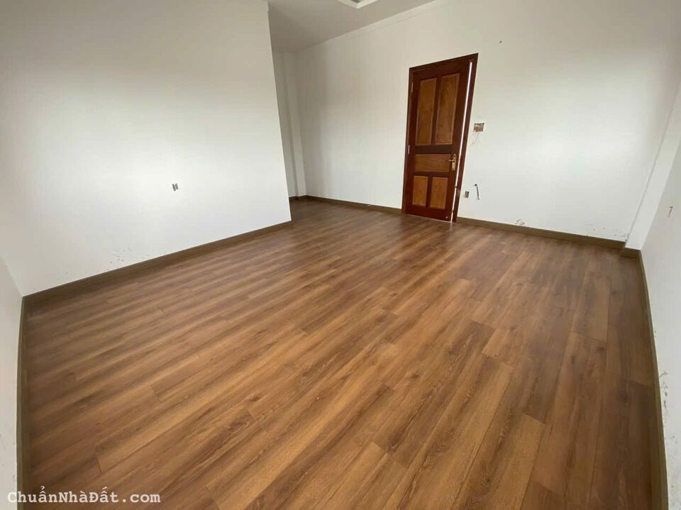 Bán nhà 1 trệt 1 lầu gần thị trấn Tân Hiệp 183m2