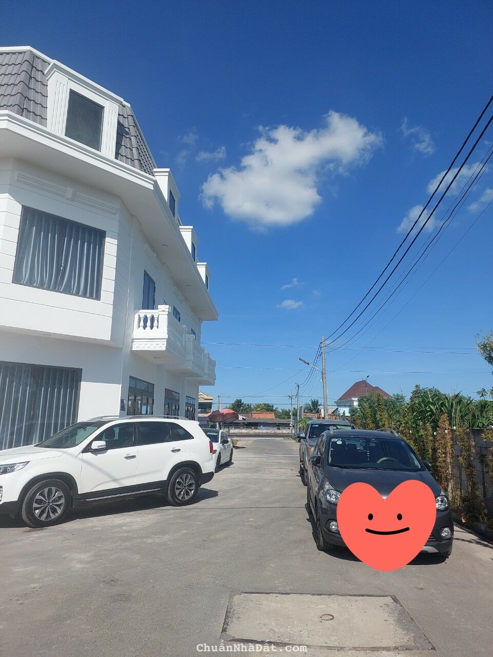 Bán nhà 1 trệt 1 lầu mặt tiền chợ Tân Hiệp,sổ hồng sẵn