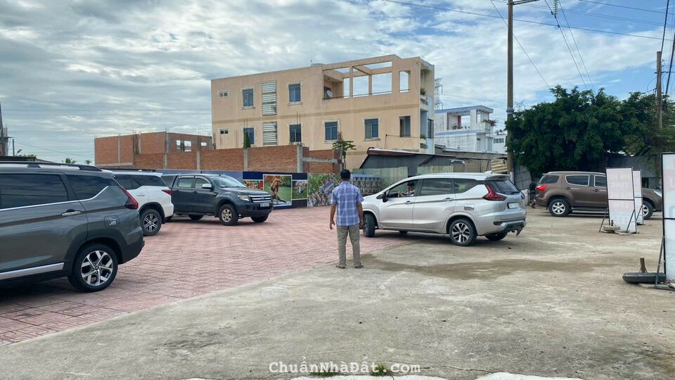 Nhà 1 trệt 1 lầu mới xây ngay thị trấn Tân Hiệp