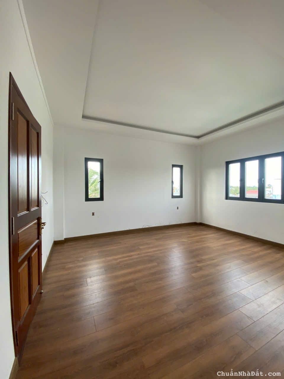 Nhà 1 trệt 1 lầu mới xây ngay thị trấn Tân Hiệp