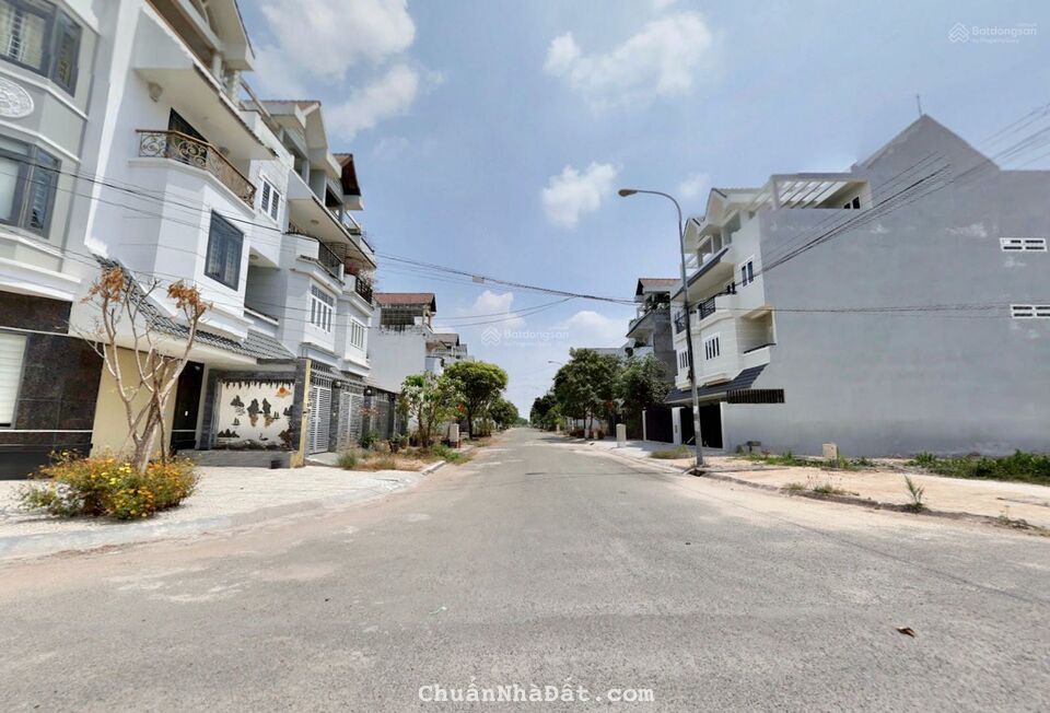 Chính chủ cần tiền bán gấp lô 70m2 sổ riêng giá 1tỷ8 ngay Bệnh viện Quận 8 Chính chủ cần tiền bán gấp lô 70m2 sổ riêng giá 1tỷ8 ngay Bệnh viện Quận 8