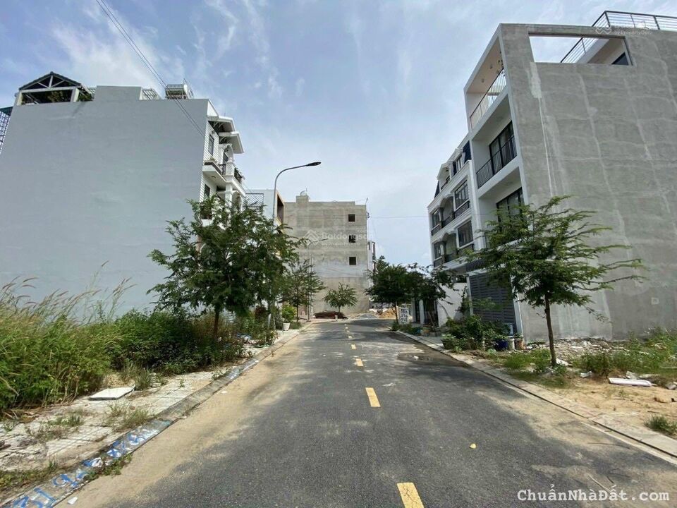 Chính chủ cần bán lô đất 68m2 sổ riêng giá 1tỷ750 đường Nguyễn Văn Khối gần công viên Làng Hoa