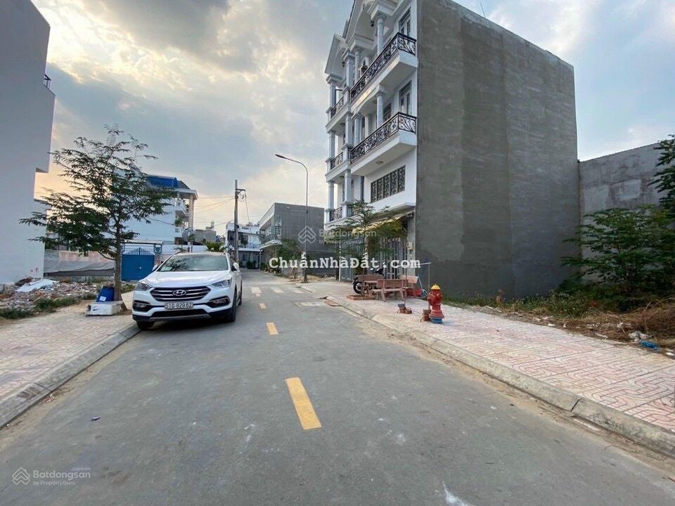 Chính chủ cần bán lô đất 68m2 sổ riêng giá 1tỷ750 đường Nguyễn Văn Khối gần công viên Làng Hoa