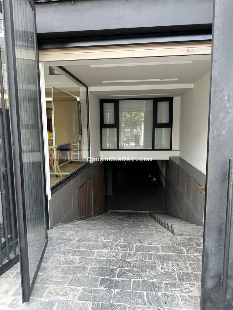 BÁN NHÀ MẶT TIỀN GẦN LÊ VĂN VIỆT GẦN NGÃ TƯ THỦ ĐỨC- 2 TẦNG BTCT CHẮC CHẮN- CẠNH VINCOM QUẬN 9. NHỈ