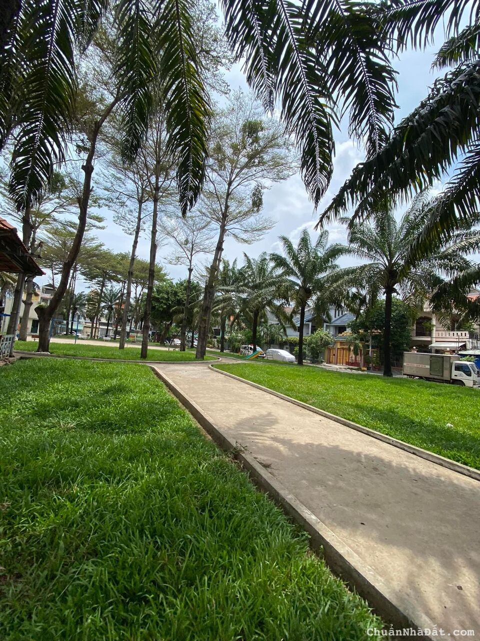 Bán gấp Biệt Thự ngay công viên Đường số 18, Tên Lửa, 16x21m, 38 tỷ, gần Aeon