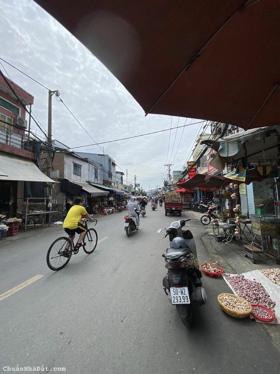 Cần bán nhà ngay chợ Lê Đình Cẩn, Bình Tân, 5.25x24m, 11.8 tỷ, gần Tên Lửa Cần bán nhà ngay chợ Lê Đình Cẩn, Bình Tân, 5.25x24m, 11.8 tỷ, gần Tên Lửa