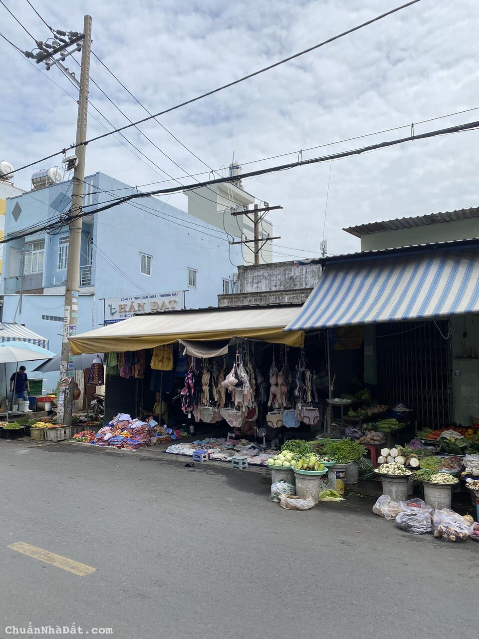 Cần bán nhà ngay chợ Lê Đình Cẩn, Bình Tân, 5.25x24m, 11.8 tỷ, gần Tên Lửa Cần bán nhà ngay chợ Lê Đình Cẩn, Bình Tân, 5.25x24m, 11.8 tỷ, gần Tên Lửa