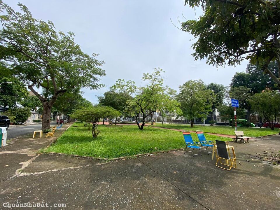 Bán gấp nhà đường số 7B, khu Tên Lửa, 5x20m, 15,3 tỷ, đối diện công viên