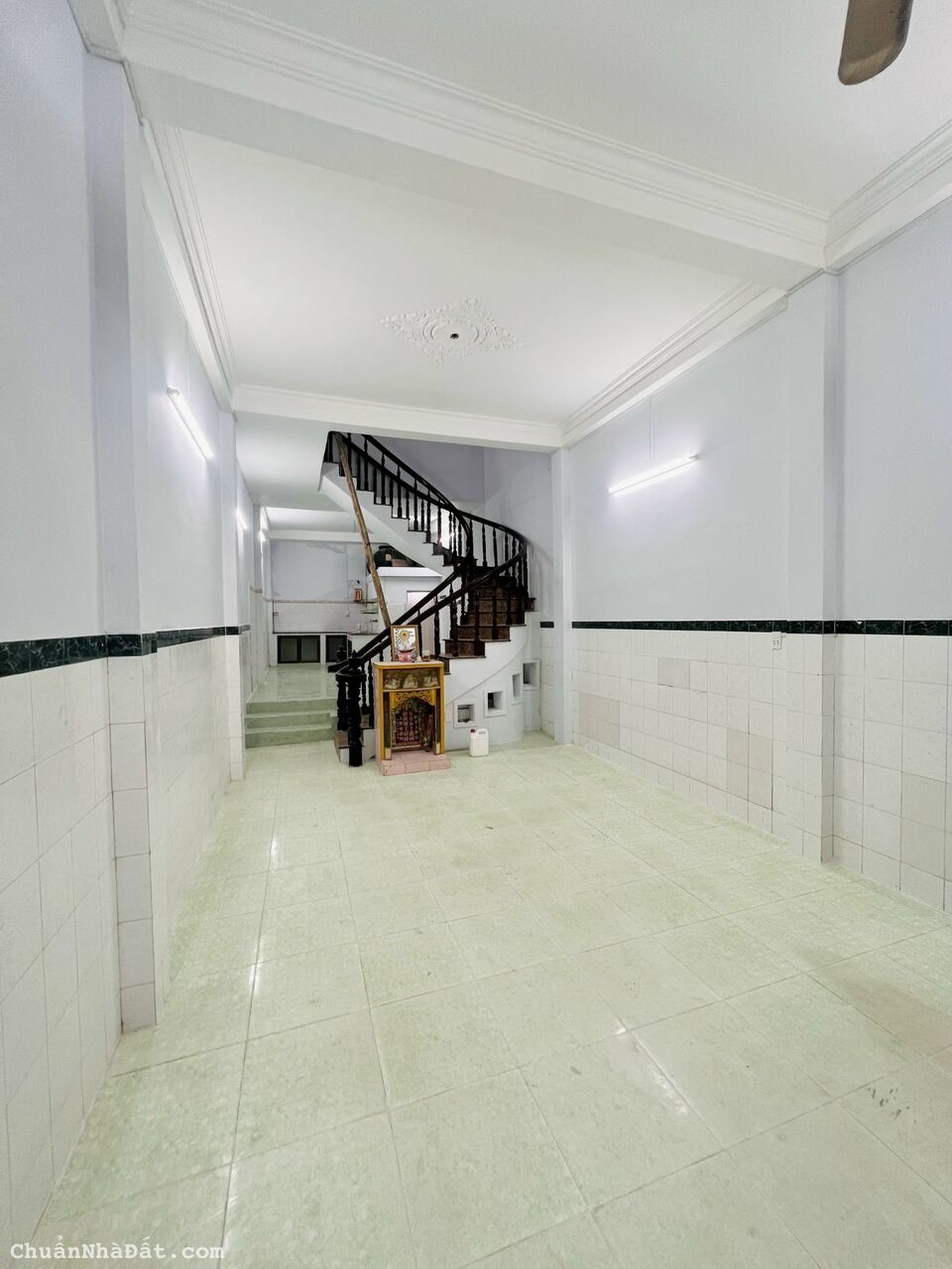 Cho thuê nhà mặt tiền Hoàng Văn Hợp, ngay chợ, Bình Tân, 13 triệu, 4x17m, 2 lầu Cho thuê nhà mặt tiền Hoàng Văn Hợp, ngay chợ, Bình Tân, 13 triệu, 4x17m, 2 lầu