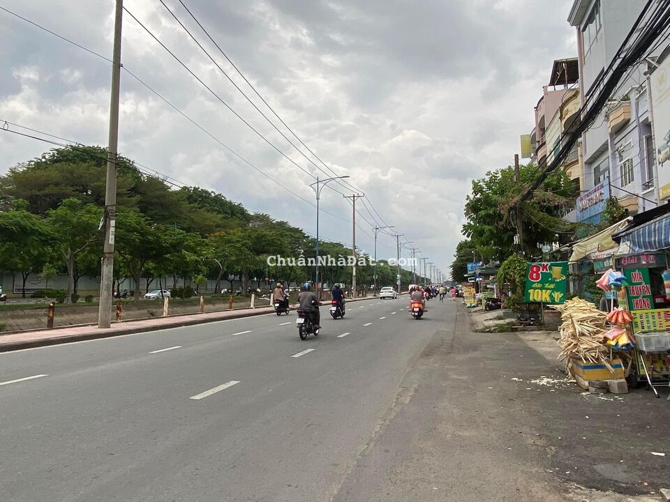 Cho thuê nhà mặt tiền Trần Văn Giàu, khu Tên Lửa, 4.5x 19m, 3.5 tấm, 17 triệu,