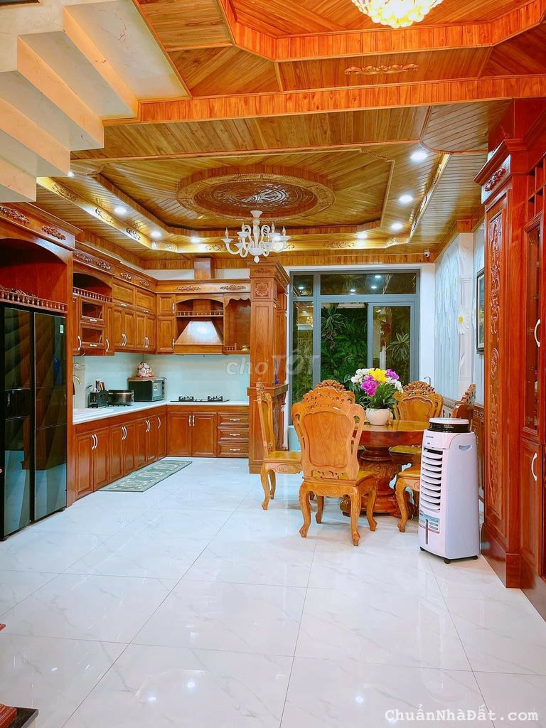 Chính chủ cần tiền bán gấp nhà mặt tiền kinh doanh, Đường lê Văn Sỹ, P 1, Q Nhuận.