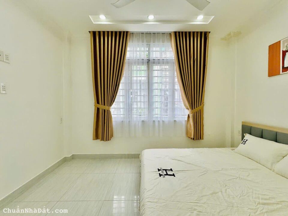 Nhà ngộp 64m2 Phạm Văn Bạch P12 Gò Vấp, sổ hồng riêng chính chủ. Đang cho thuê 12 triệu Nhà ngộp 64m2 Phạm Văn Bạch P12 Gò Vấp, sổ hồng riêng chính chủ. Đang cho thuê 12 triệu