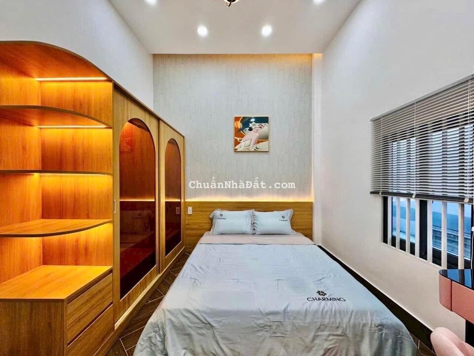 Chính chủ bán nhà 35m2 đường Lý Chính Thắng Võ Thị Sáu Q3. Sổ hồng riêng cho thuê 10tr/tháng