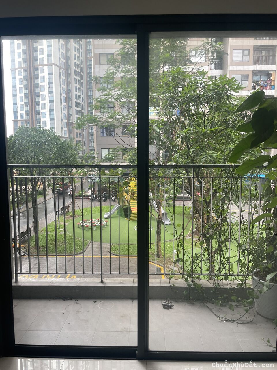 Bán căn hộ 2PN1WC tòa S1.11 Đông Nam 55m2 tầng thấp 1 - 10