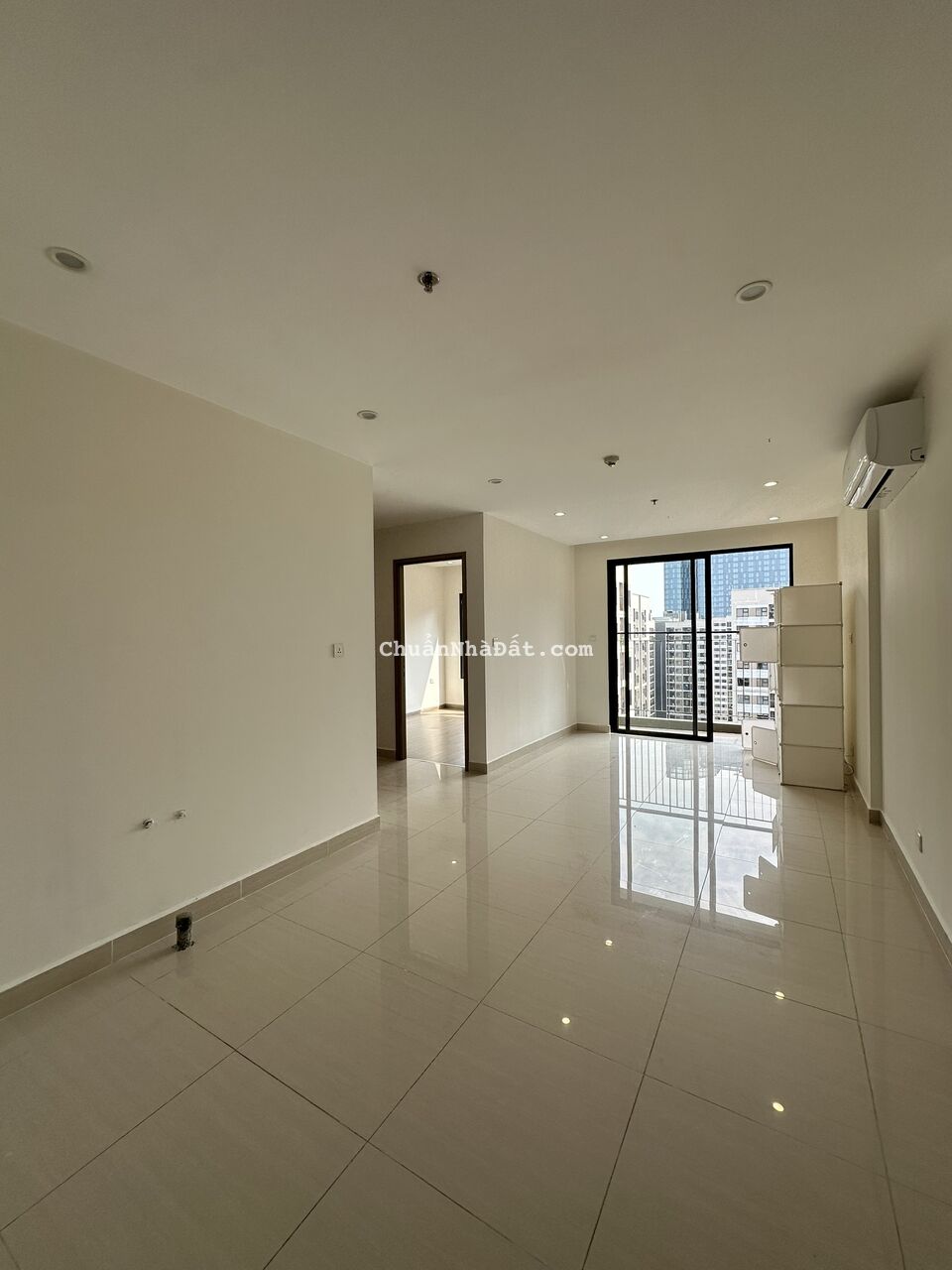 Bán căn hộ 2PN1WC tòa S2.11 có hầm 55m2 tầng cao >20