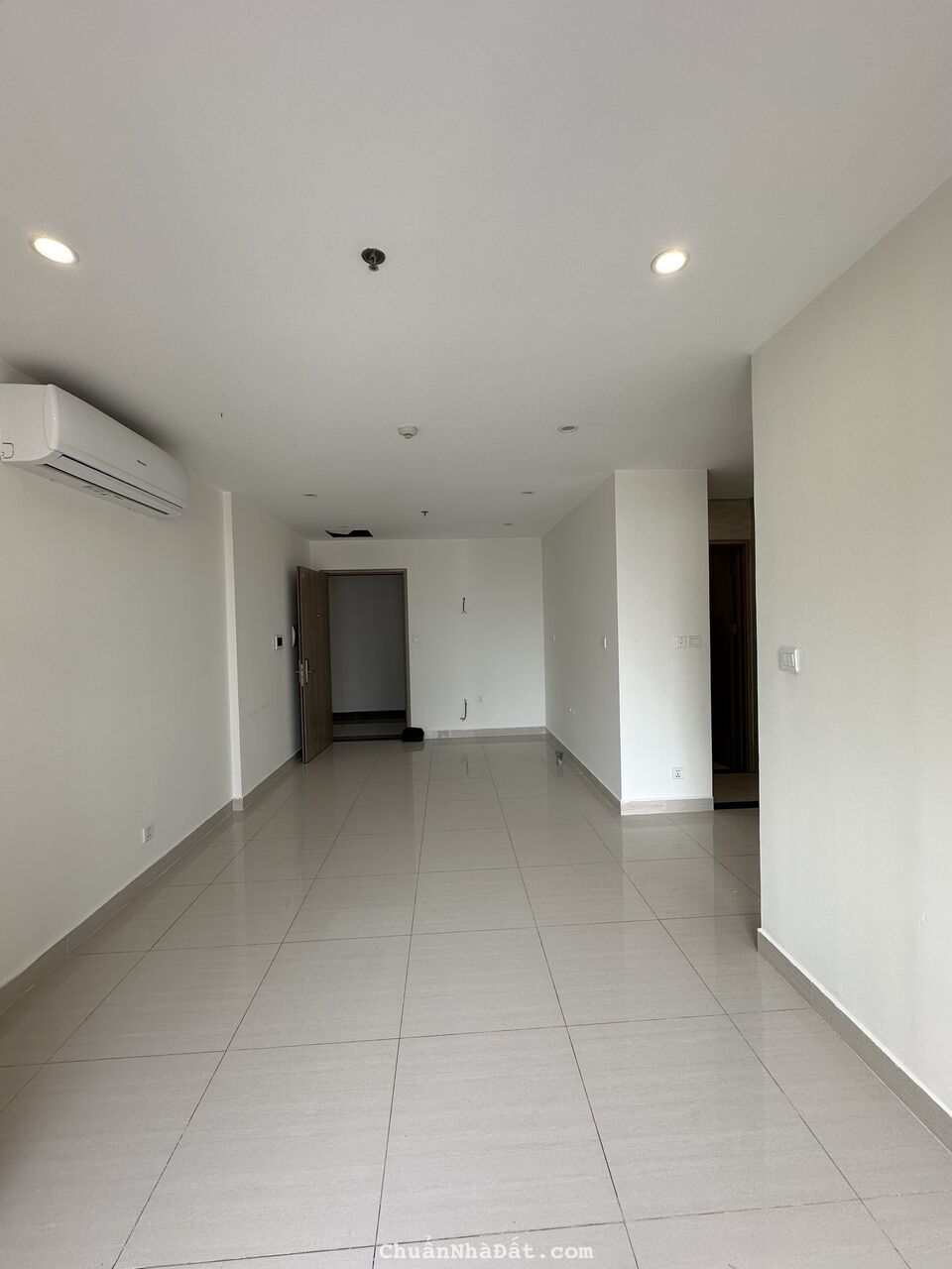 Bán căn hộ 2PN1WC tòa S2.11 có hầm 55m2 tầng cao >20