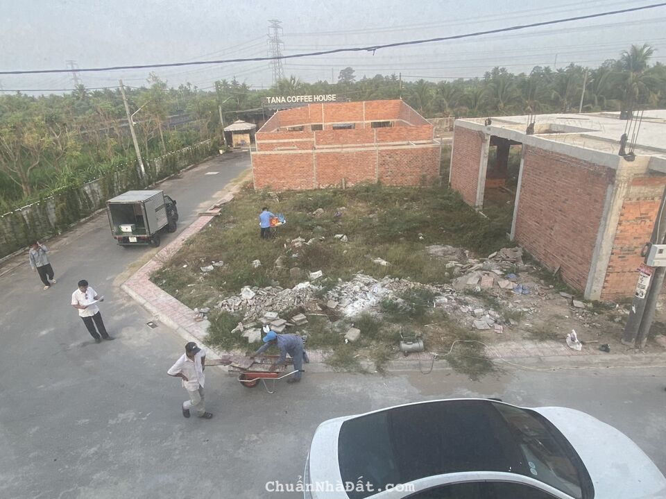 Đât Nền  Nhà Phố Thiết Kế Châu Âu Mặt Tiền Quôc Lộ 1 A thị trấn Tân Hiệp, Tiền Giang