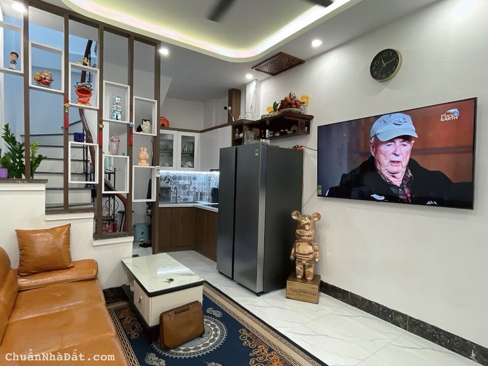 Chính chủ cần bán NHÀ ĐẸP Khâm Thiên, Đống Đa, NGÕ BA GÁC, DT 30m2, hơn 4 tỷ đồng