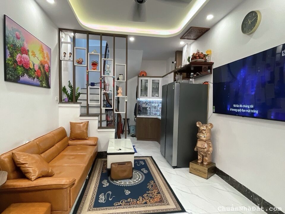 Chính chủ cần bán NHÀ ĐẸP Khâm Thiên, Đống Đa, NGÕ BA GÁC, DT 30m2, hơn 4 tỷ đồng