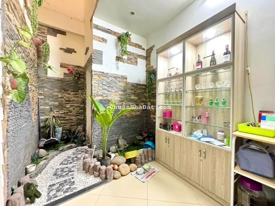 Cần bán nhà mặt ngõ thoáng Lương Định Của, Đống Đa, NHÀ ĐẸP, hơn 30m2, giá 5.x tỷ