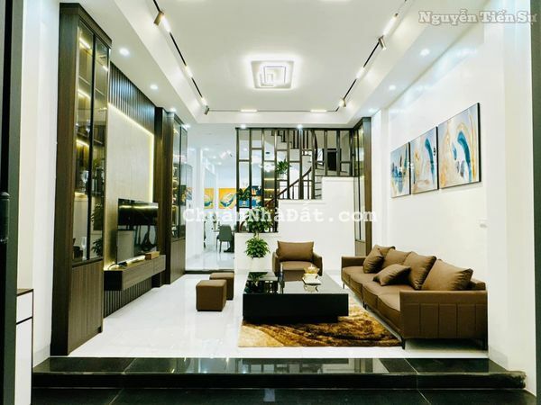 BÁN NHÀ NGÕ 81 ĐÔNG NGẠC 5 TẦNG Ô TÔ ĐỖ CỬA 35M, MT 4.2M GIÁ HƠN 4 TỶ 