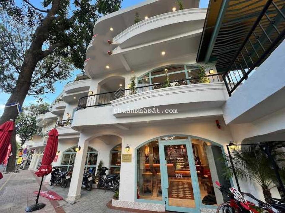 Bán nhà mặt tiền kinh doanh Hoàng Sa, P. Tân Định, Q1. 5,5x14m. Trệt + lửng + 2 lầu - 17 tỷ TL