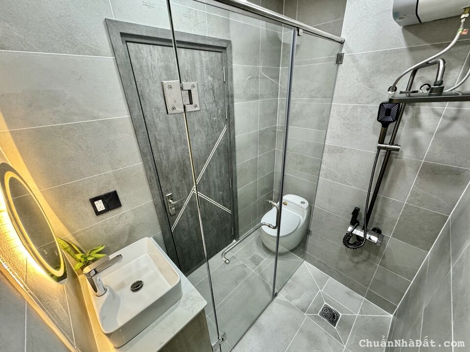 Bán căn hộ sky garden 3 , nhà mới , giá rẻ 3,9 tỷ, Q7, HCM