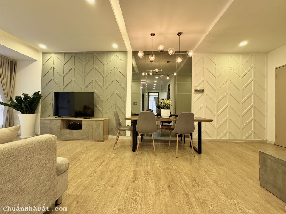 Cho thuê căn hộ sky garden 3, nhà mới , 2 phòng ngủ , giá 11 triệu, q7, hcm