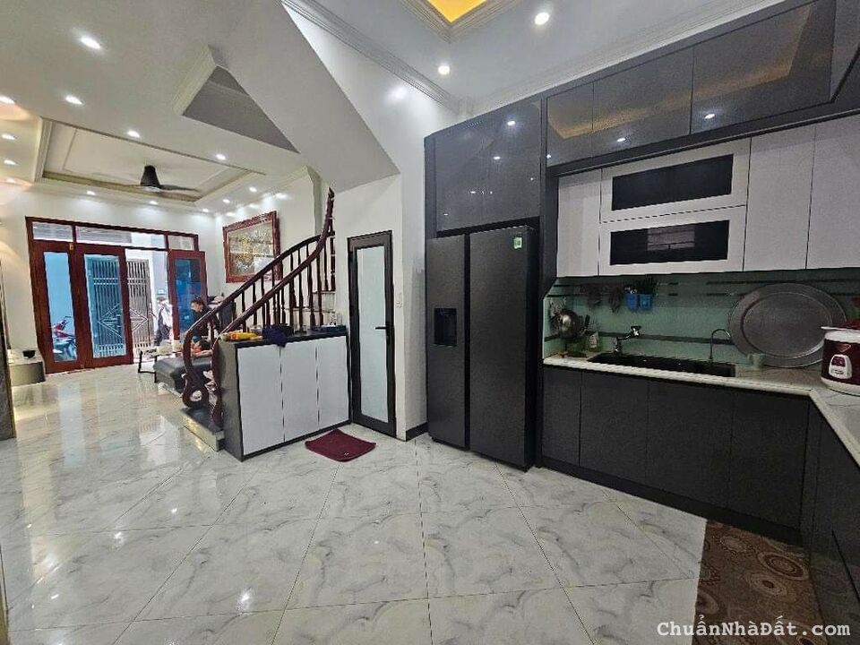 BÁN NHÀ HOÀNG MAI - LÔ GÓC - GẦN OTO - 40M2 - 5 TẦNG/ 7 NGỦ - 6.2 TỶ CÓ TL 