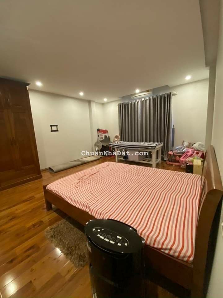 Bán nhà Vĩnh Hưng, 35m2, 5 tầng, MT 4m1, full nội thất, ở ngay, giá 3,7 tỷ 