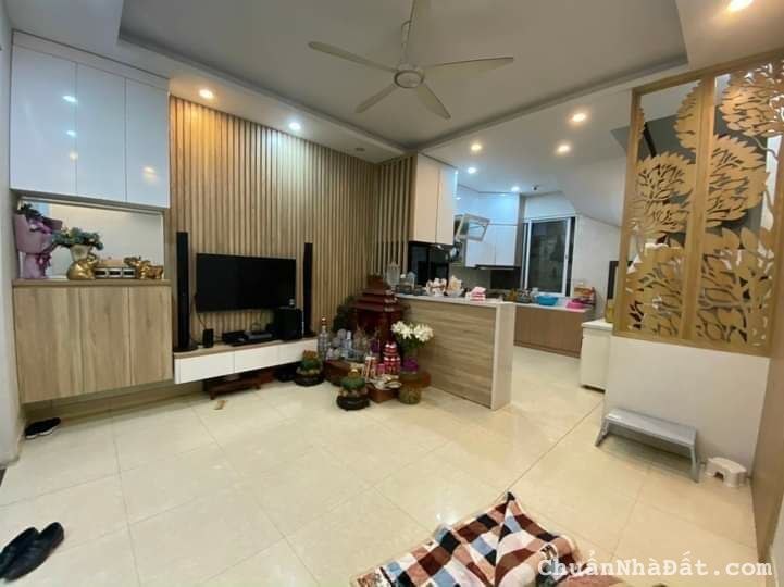 Bán nhà Vĩnh Hưng, 35m2, 5 tầng, MT 4m1, full nội thất, ở ngay, giá 3,7 tỷ 