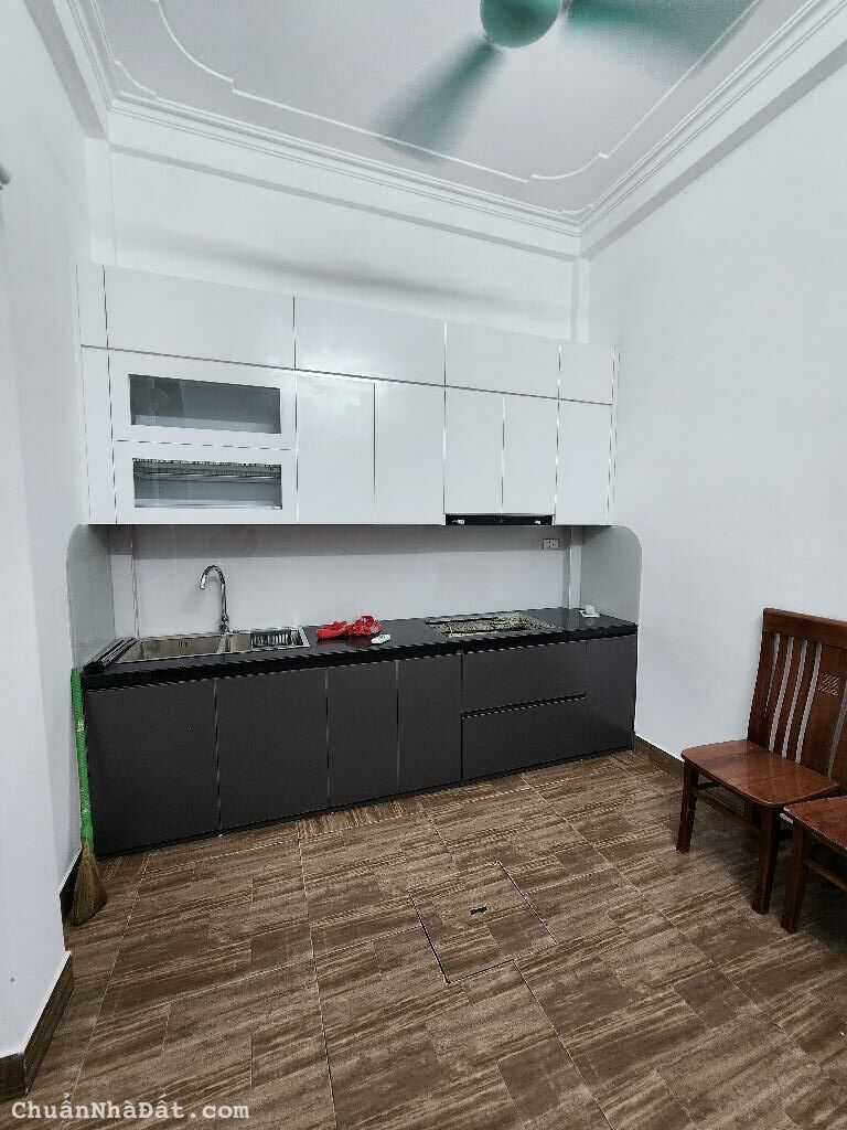 Bán nhà Bằng Liệt 36m2 5 tầng 3 mặt thoáng 4.82 tỷ