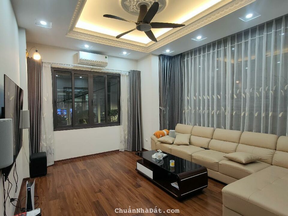 Chị Thủy phi công Nội Bài bán 45m2 siêu phẩm lô góc ô tô vào nhà 