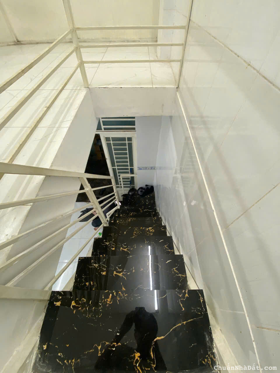 Bán nhà chính chủ giá rẻ Quận Tân Phú