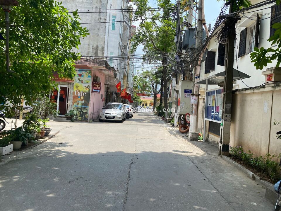 NHÀ CỰC HIẾM THANH XUÂN 40m2- 5 TẦNG SIÊU ĐẸP NHỈNH 5,5 Tỷ - MẶT TIỀN RỘNG - Ô TÔ ĐỖ CỔNG - KO LỖI 